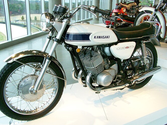 Kawasaki_500_H1_White_MACH