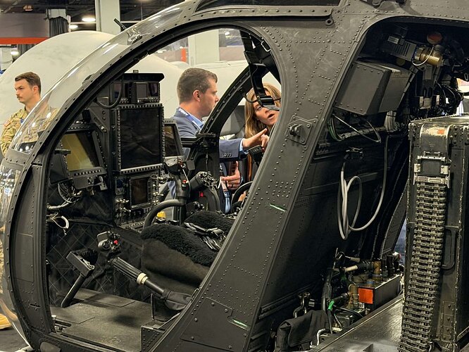 AH-6R_02