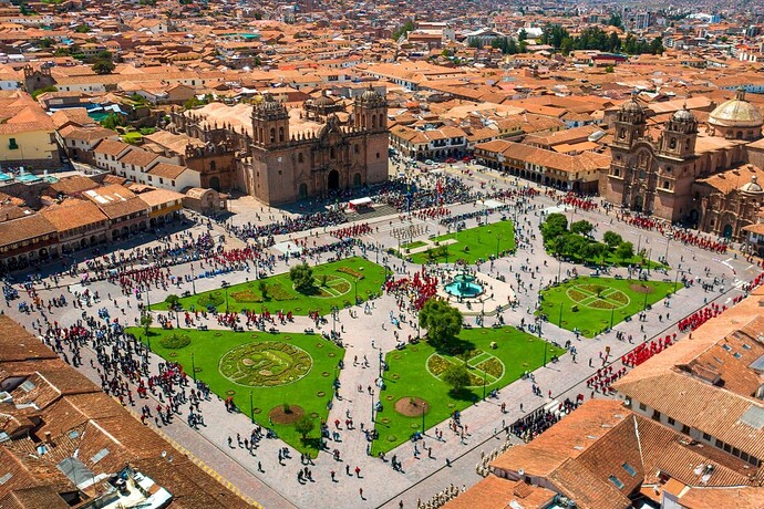 Plaza-de-Armas-Cusco-35359507